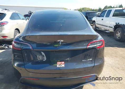 2025 Tesla Model Y Long Range Dual Motor All-Wheel Drive z USA, uszkodzony, nr VIN 7SAYGDEE9SF248703